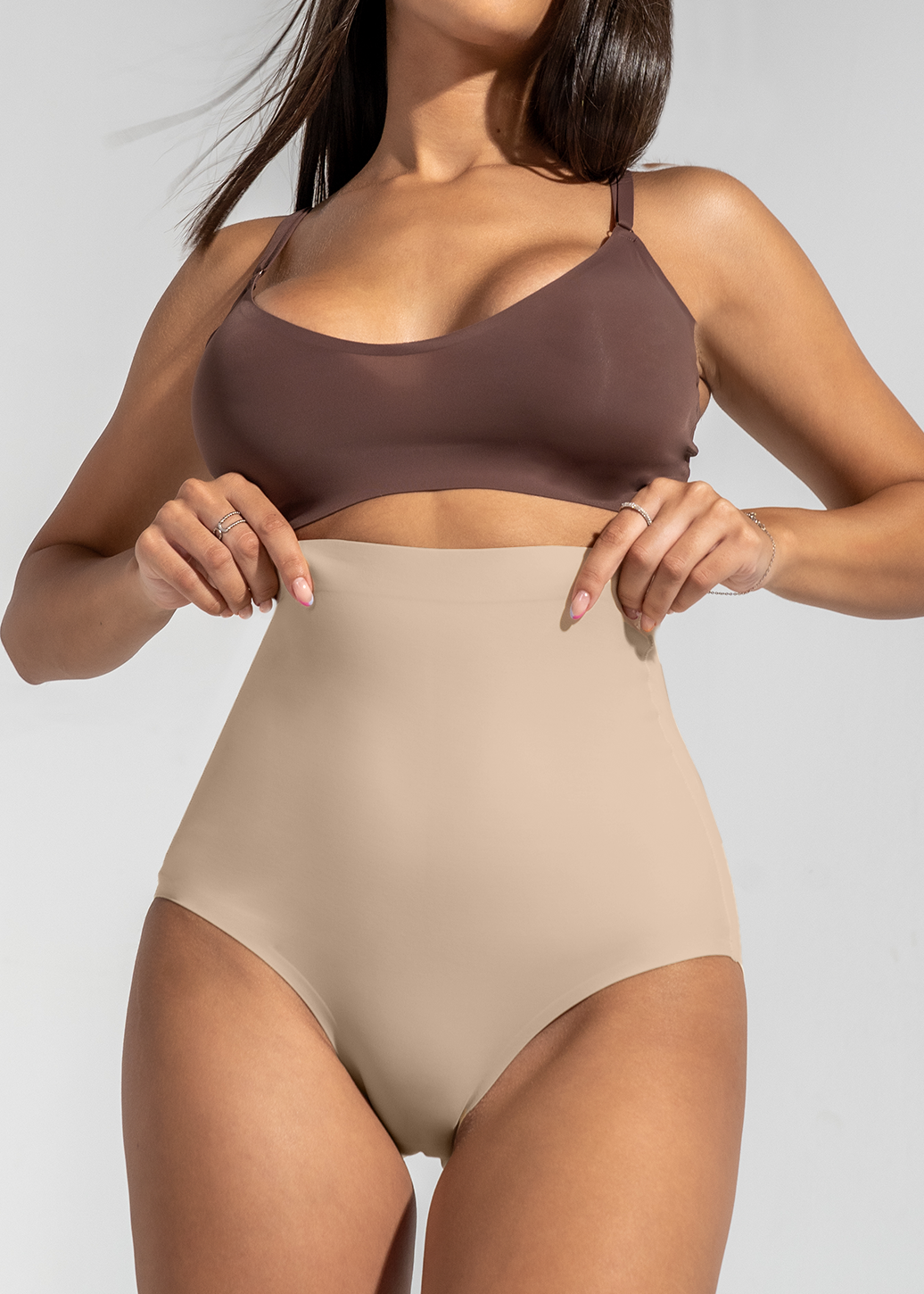 Braguita reductora invisible Nude